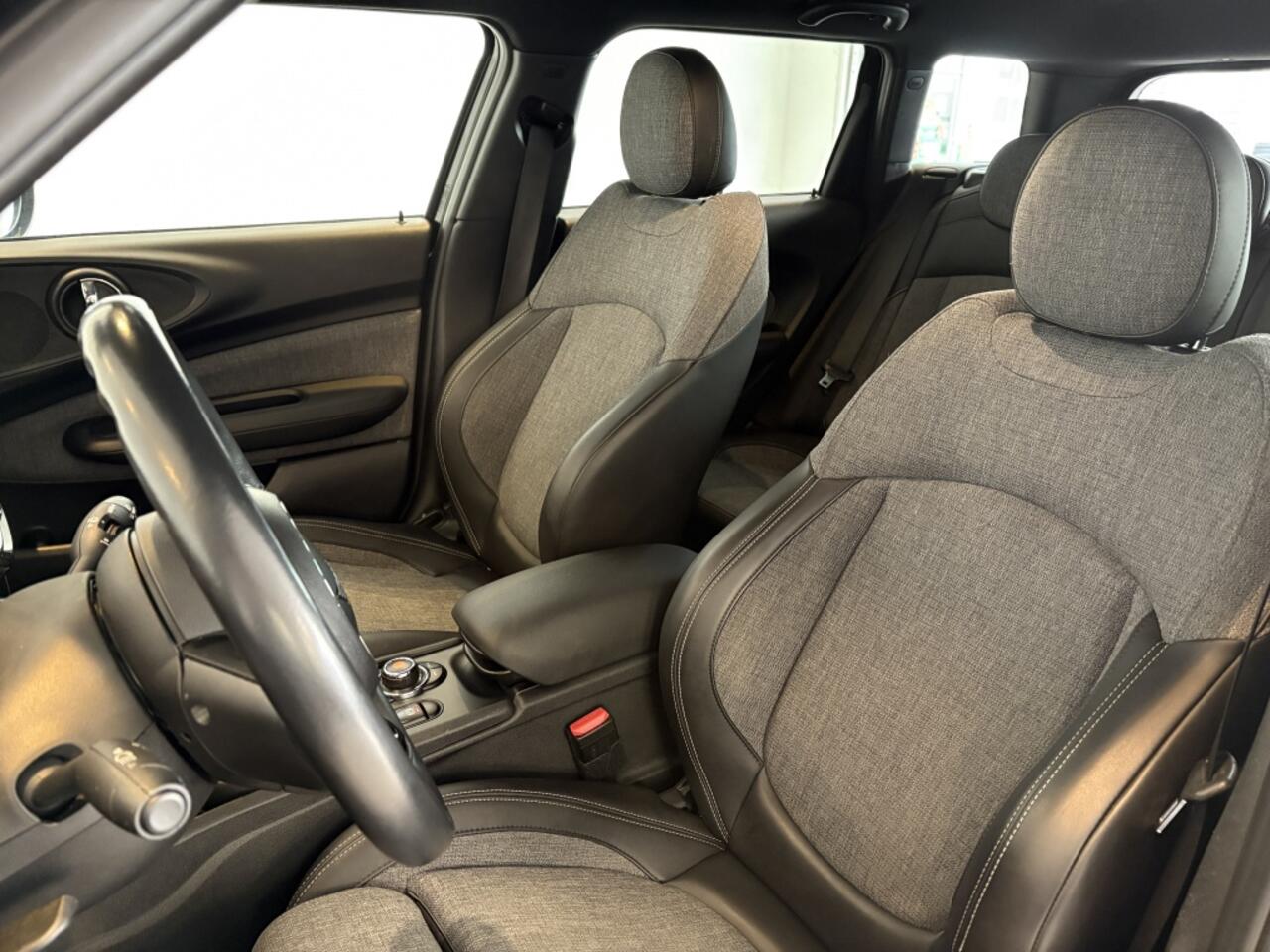 Mini CLUBMAN Mini 1.5 One Business Edition Nieuwe All-season banden