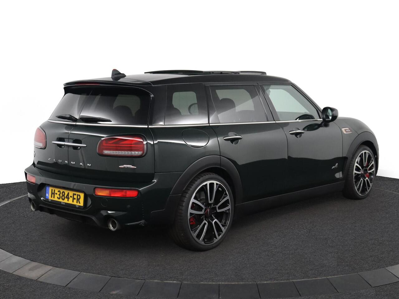 Mini CLUBMAN Mini 2.0 JCW ALL4 Chili | Panoramadak | Harman-Kardon | Head-Up Display | Comfort Access | Active Cruise Control |