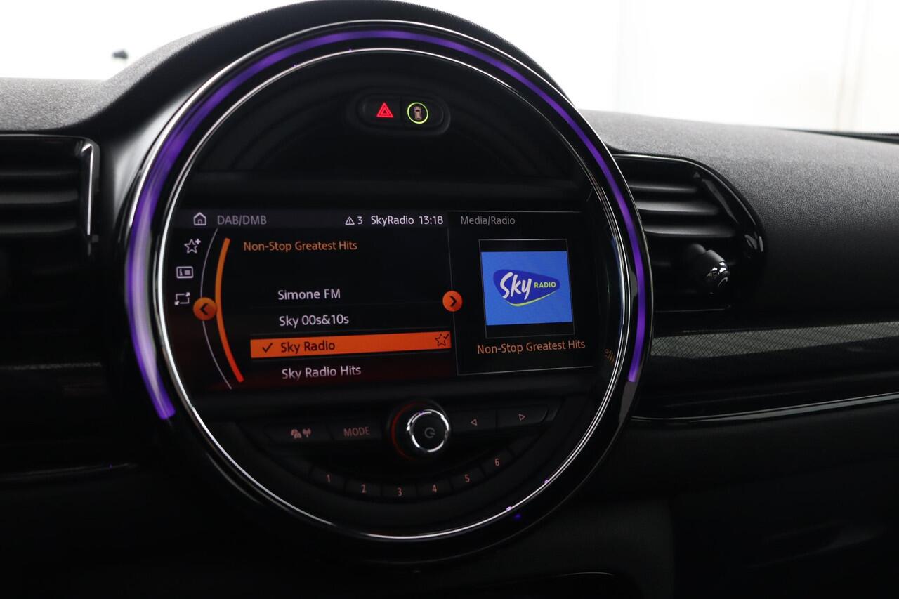 Mini CLUBMAN Mini 2.0 JCW ALL4 Chili | Panoramadak | Harman-Kardon | Head-Up Display | Comfort Access | Active Cruise Control |