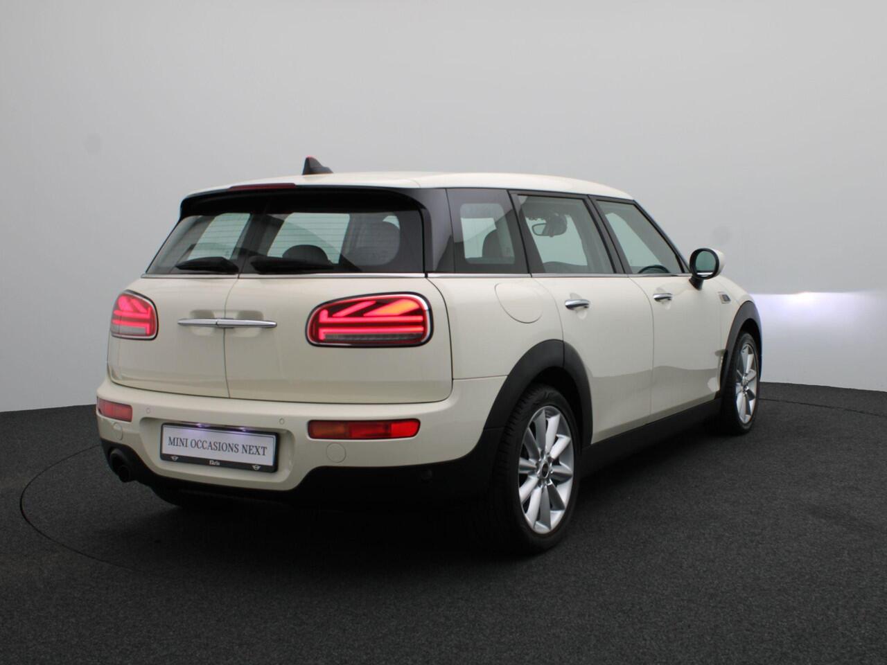 Mini CLUBMAN One Business Edition + Classic + Sportstoelen + LED Koplampen + DAB + 17''