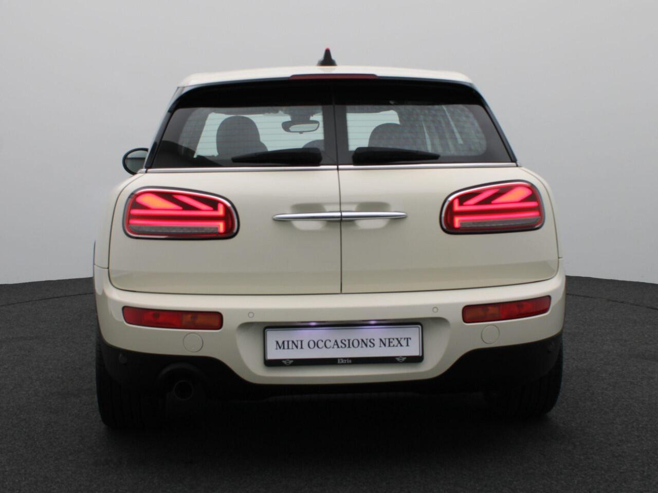 Mini CLUBMAN One Business Edition + Classic + Sportstoelen + LED Koplampen + DAB + 17''