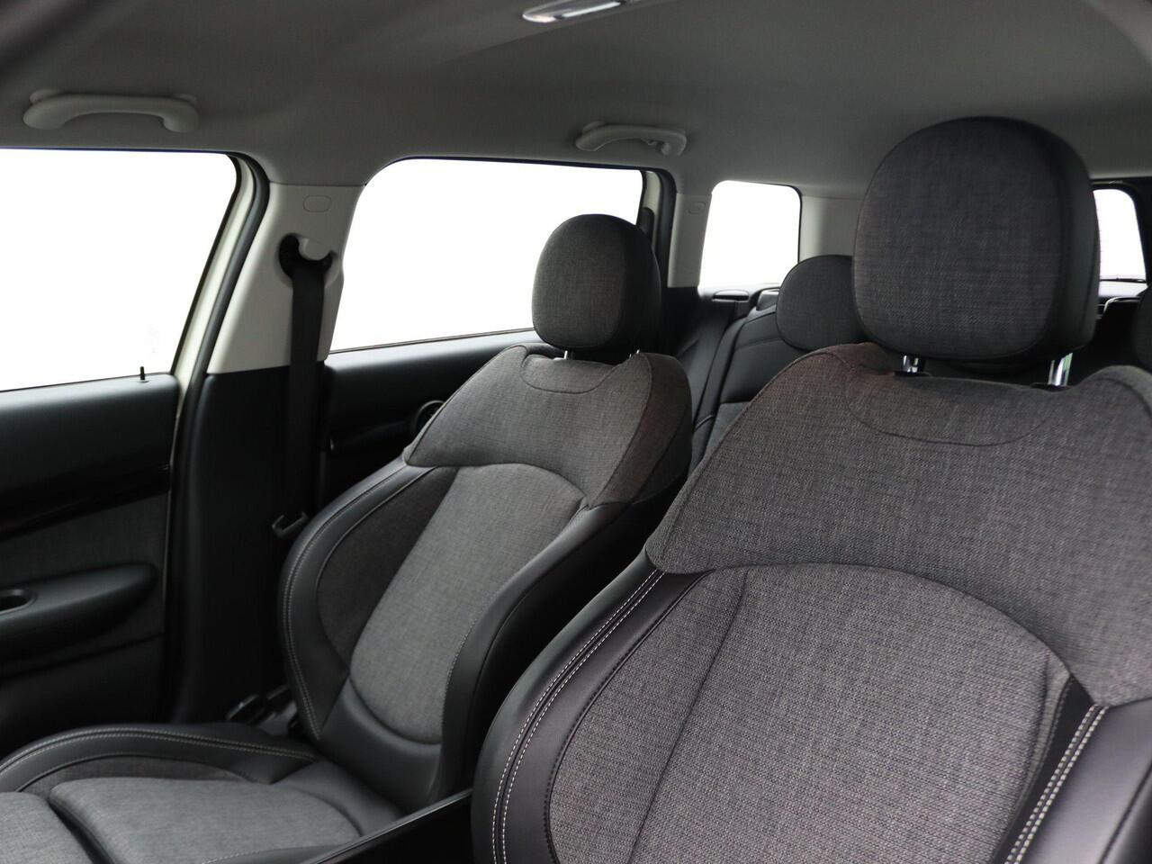 Mini CLUBMAN One Business Edition + Classic + Sportstoelen + LED Koplampen + DAB + 17''