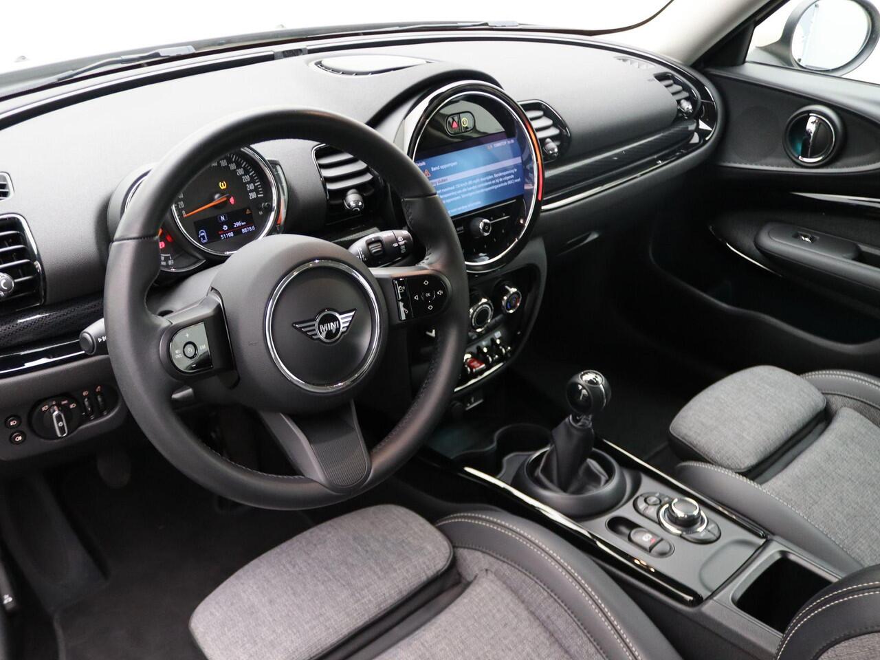 Mini CLUBMAN One Business Edition + Classic + Sportstoelen + LED Koplampen + DAB + 17''