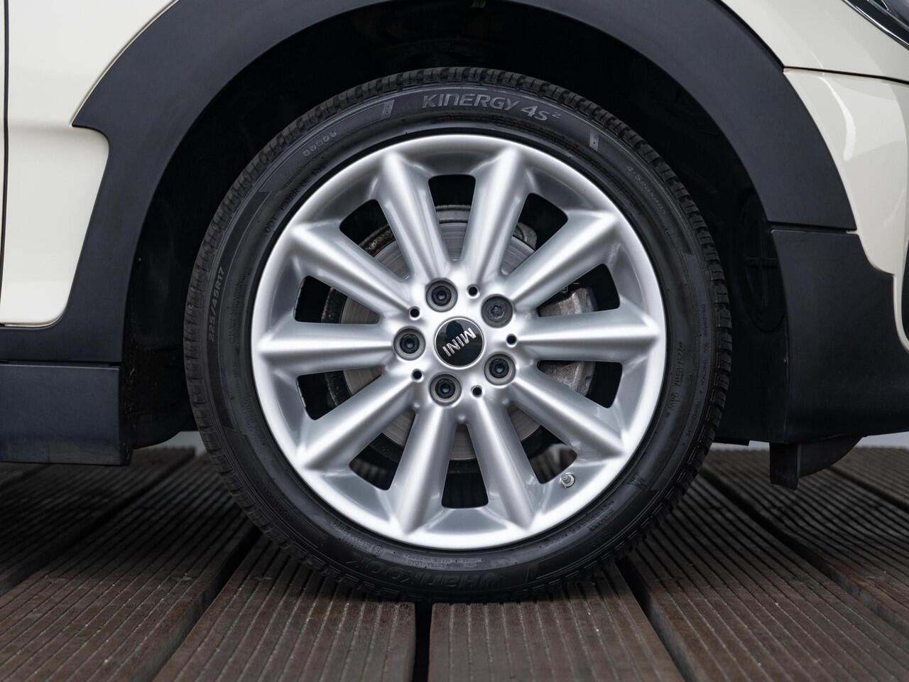 Mini CLUBMAN One Classic + Business Edition + Apple Carplay