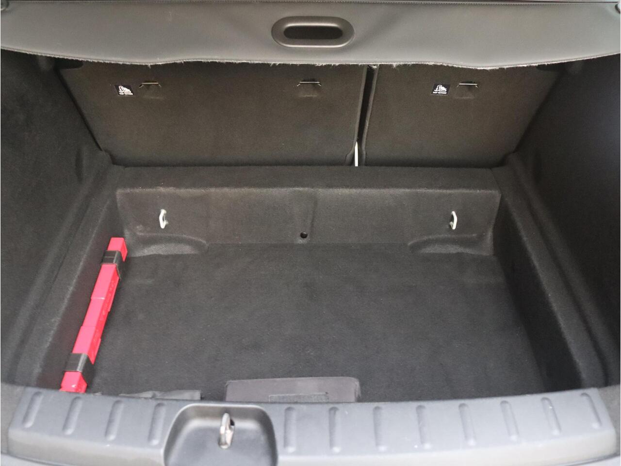 Mini CLUBMAN One | Cruise Control + Apple Carplay + Parkeersensor Achter + LED Koplampen + 17" LMV