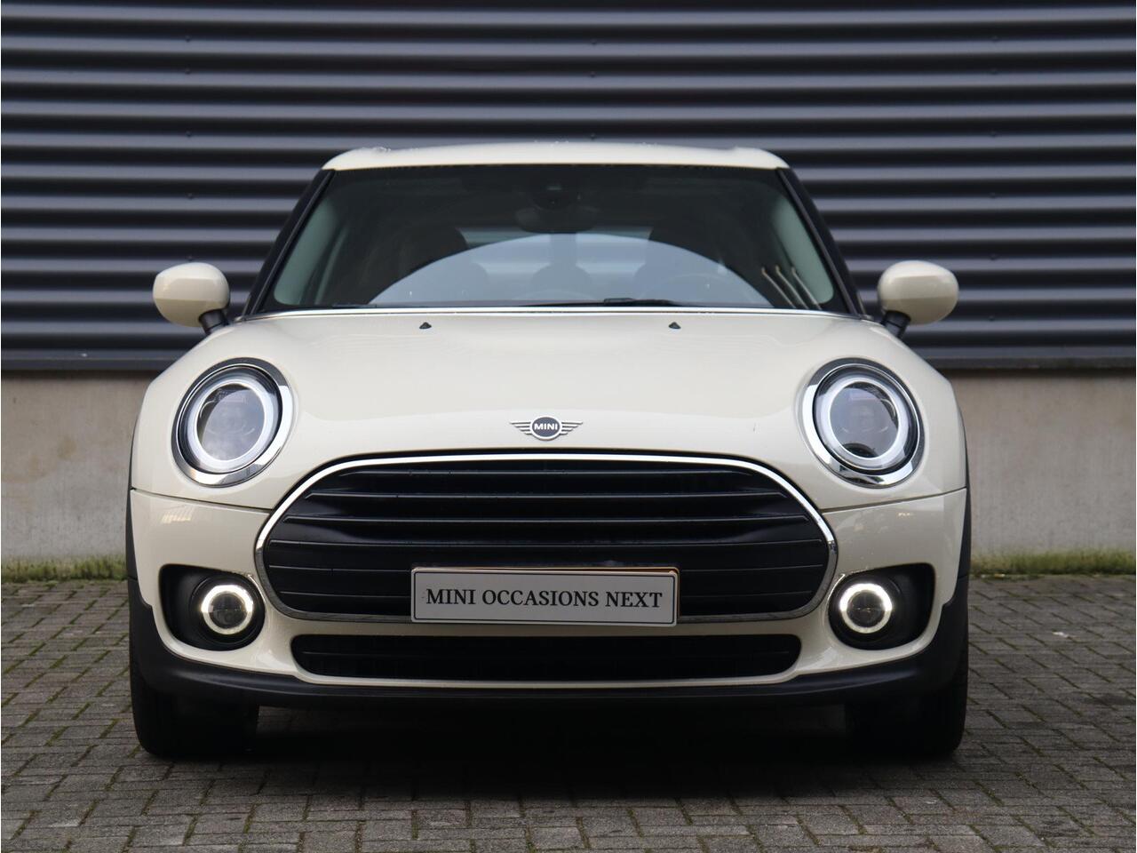 Mini CLUBMAN One | Cruise Control + Apple Carplay + Parkeersensor Achter + LED Koplampen + 17" LMV