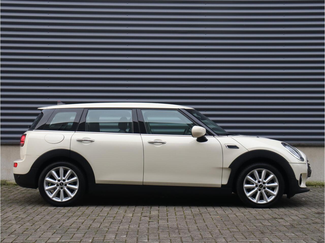 Mini CLUBMAN One | Cruise Control + Apple Carplay + Parkeersensor Achter + LED Koplampen + 17" LMV