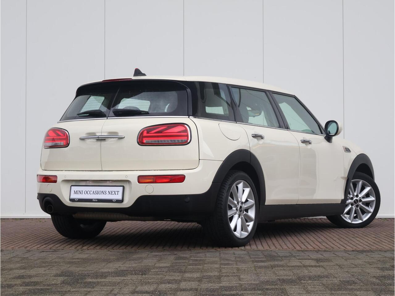 Mini CLUBMAN Mini 1.5 One Business Edition Apple CarPlay / DAB/ Navigatie/ Led / Comfortstoelen