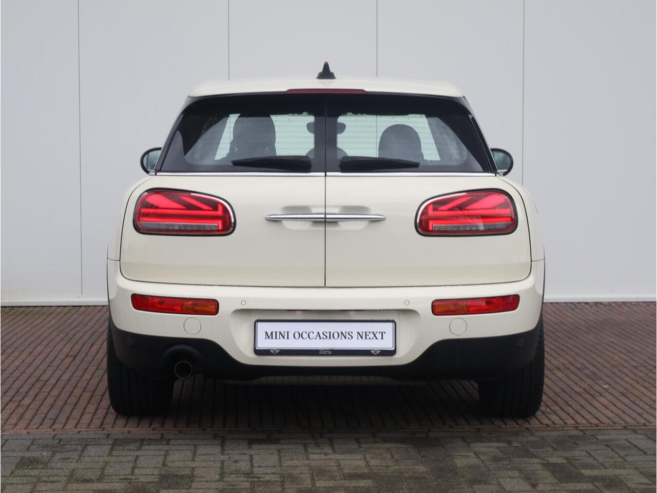 Mini CLUBMAN Mini 1.5 One Business Edition Apple CarPlay / DAB/ Navigatie/ Led / Comfortstoelen