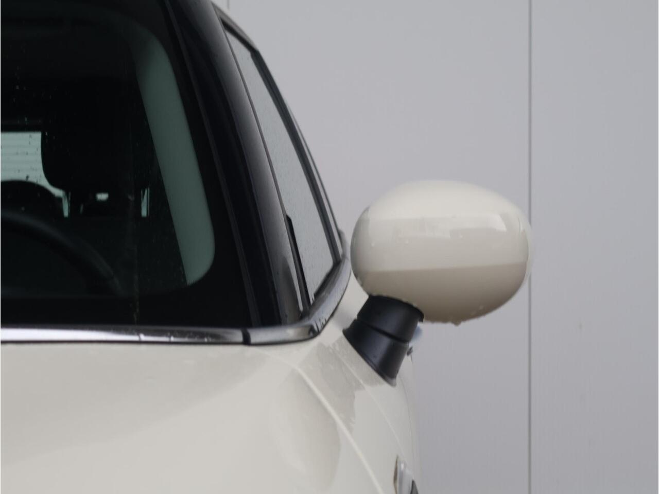 Mini CLUBMAN Mini 1.5 One Business Edition Apple CarPlay / DAB/ Navigatie/ Led / Comfortstoelen