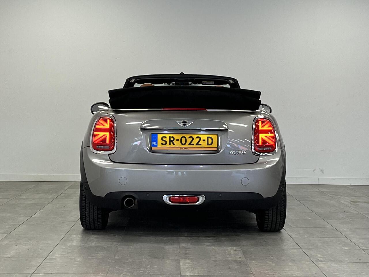 Mini COOPER Cabrio 1.5 Chili Serious Business | ORG.NL | LEDER | DEALERONDERHOUDEN |