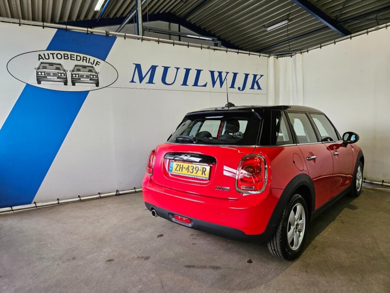 Mini COOPER 1.5 Cooper Business Edition / Automaat / Navi / NL Auto