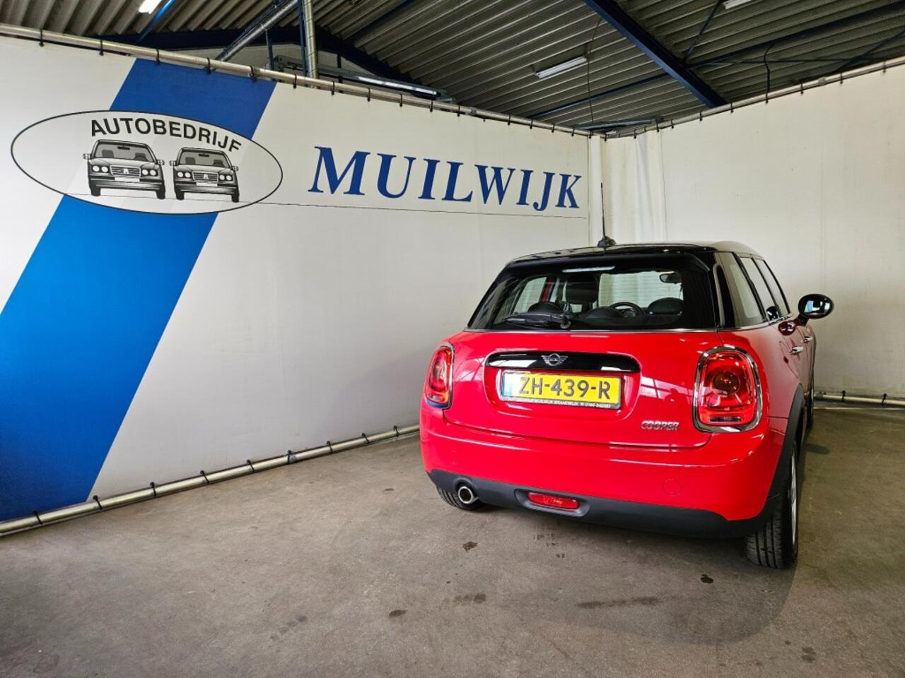 Mini COOPER 1.5 Cooper Business Edition / Automaat / Navi / NL Auto