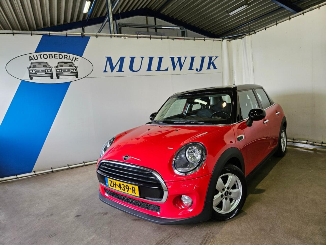 Mini COOPER 1.5 Cooper Business Edition / Automaat / Navi / NL Auto