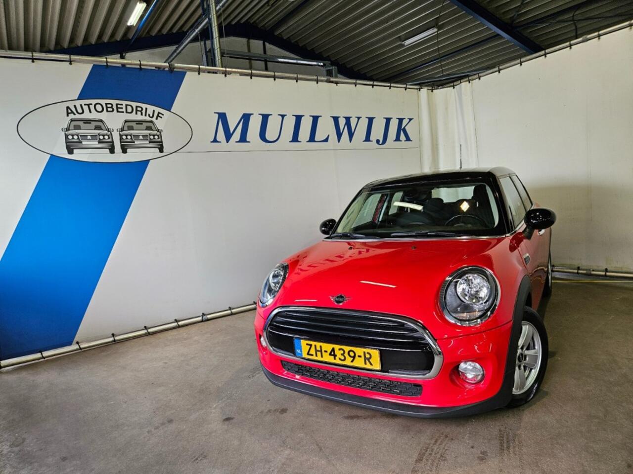 Mini COOPER 1.5 Cooper Business Edition / Automaat / Navi / NL Auto