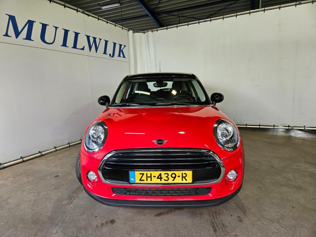 Mini COOPER 1.5 Cooper Business Edition / Automaat / Navi / NL Auto