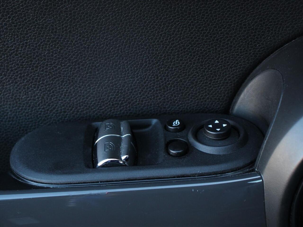 Mini COOPER Mini 1.5 136pk Chili | Climate control | Cruise control | Lichtmetalen velgen 17" | Stoelverwarming | Led