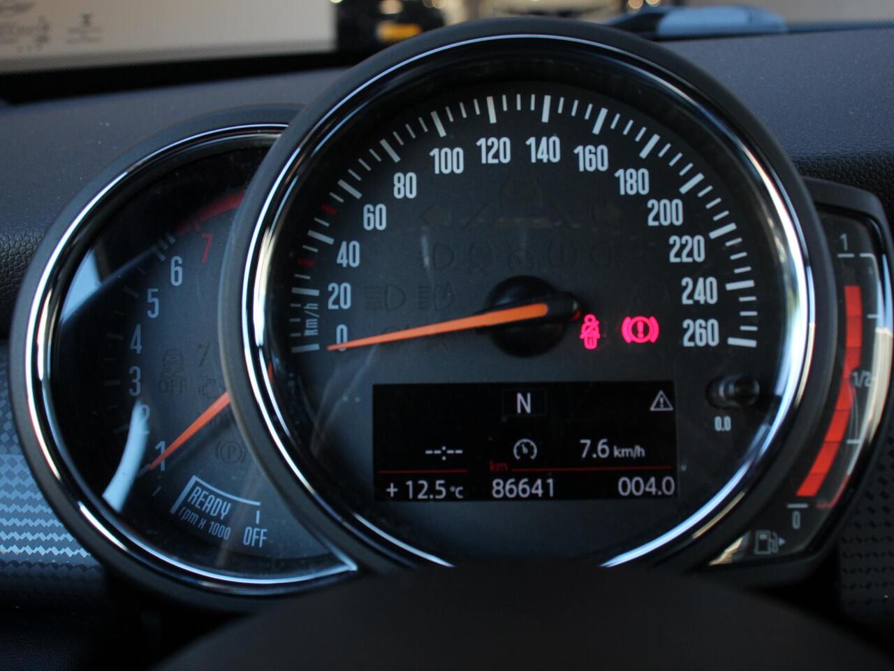 Mini COOPER Mini 1.5 136pk Chili | Climate control | Cruise control | Lichtmetalen velgen 17" | Stoelverwarming | Led