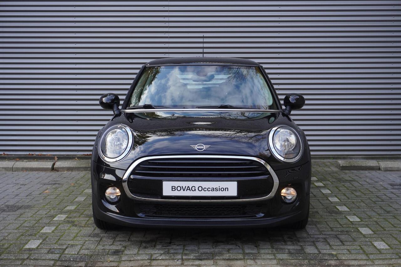 Mini COOPER 3-deurs C Alarmsysteem klasse 3 | MINI Navigatiesysteem | Interieurpanelen Hazy Grey | Sportstuurwiel met leer bekleed