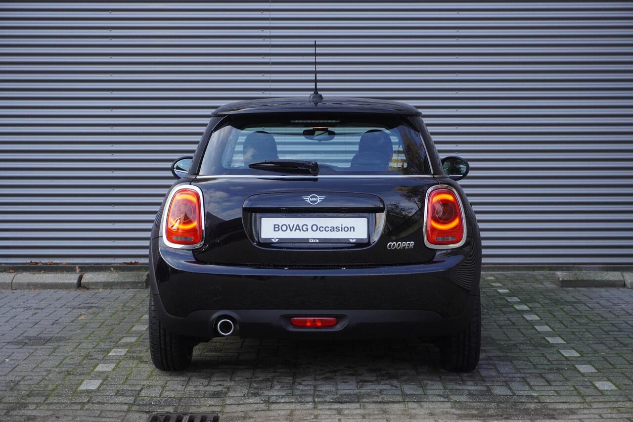 Mini COOPER 3-deurs C Alarmsysteem klasse 3 | MINI Navigatiesysteem | Interieurpanelen Hazy Grey | Sportstuurwiel met leer bekleed