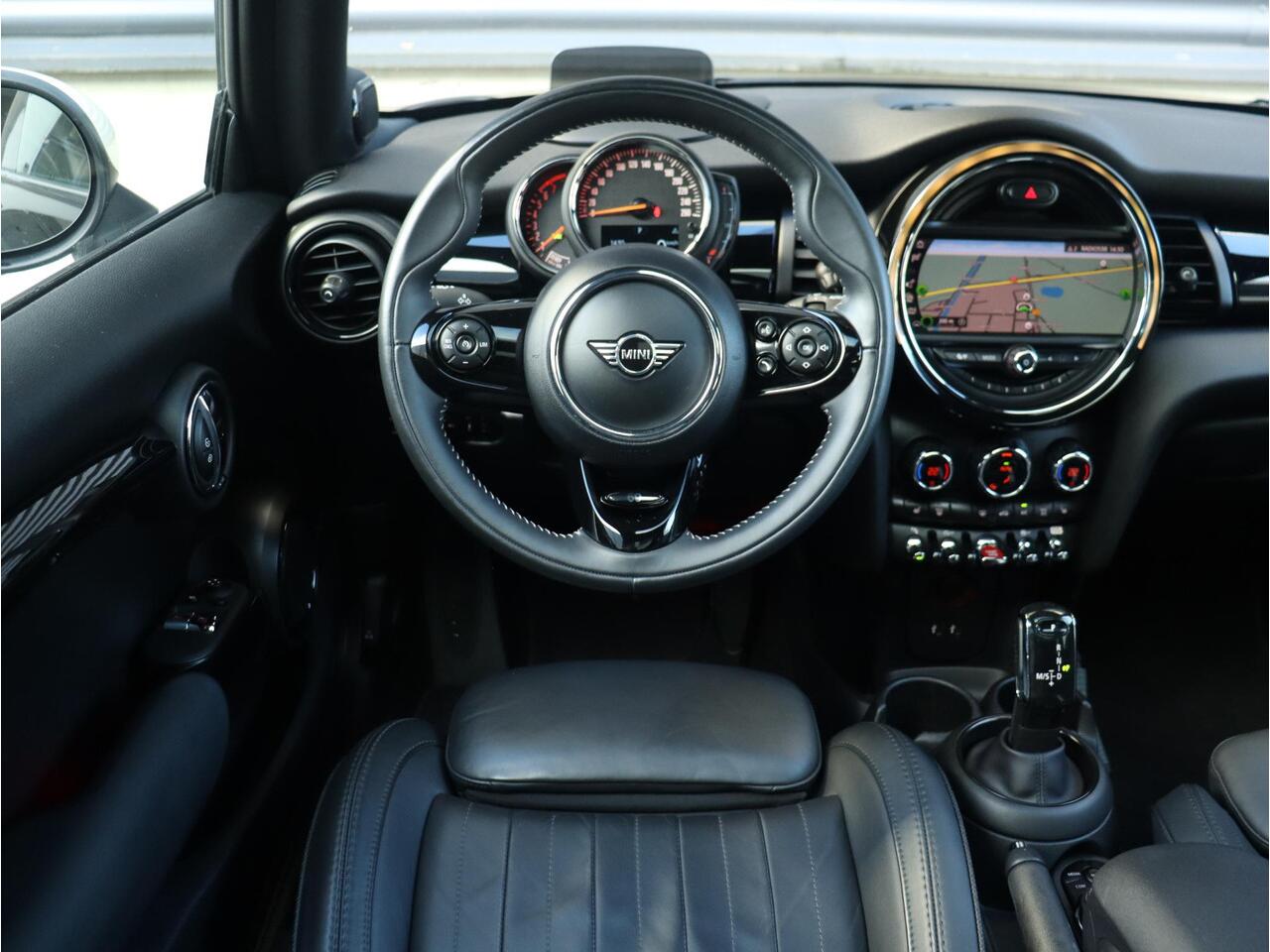 Mini COOPER 3-deurs | 60 Years Edition | Panodak | Harman Kardon | Head-Up | Comfort Access | Apple Carplay | Stoelverwarming | 17'' LMV