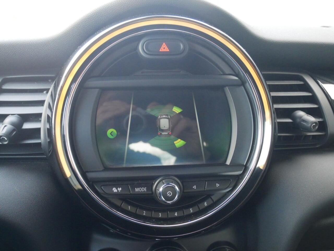 Mini COOPER 1.5 COOPER CHILI (136PK) **Clima//Navi//Lm **