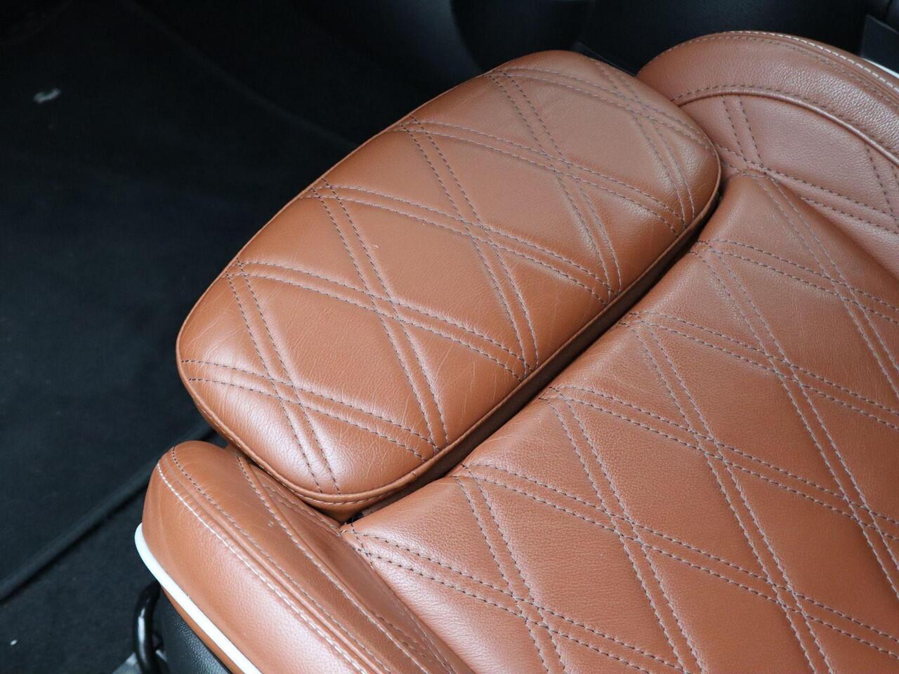 Mini COOPER 5-deurs Chili + Serious Business + Comfort Access + Sportstoelen + LED Koplampen + Harman Kardon + 17''