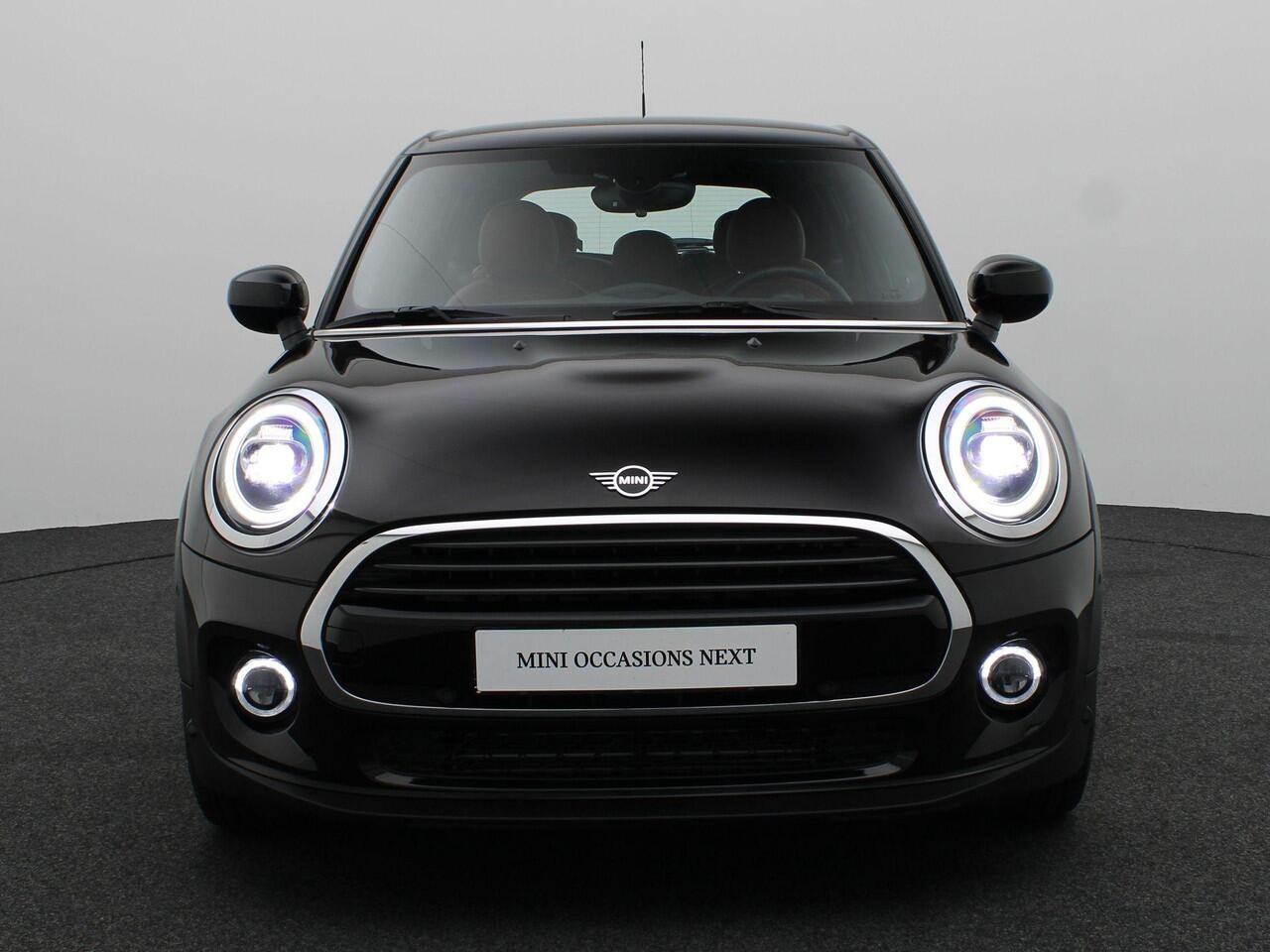 Mini COOPER 5-deurs Chili + Serious Business + Comfort Access + Sportstoelen + LED Koplampen + Harman Kardon + 17''