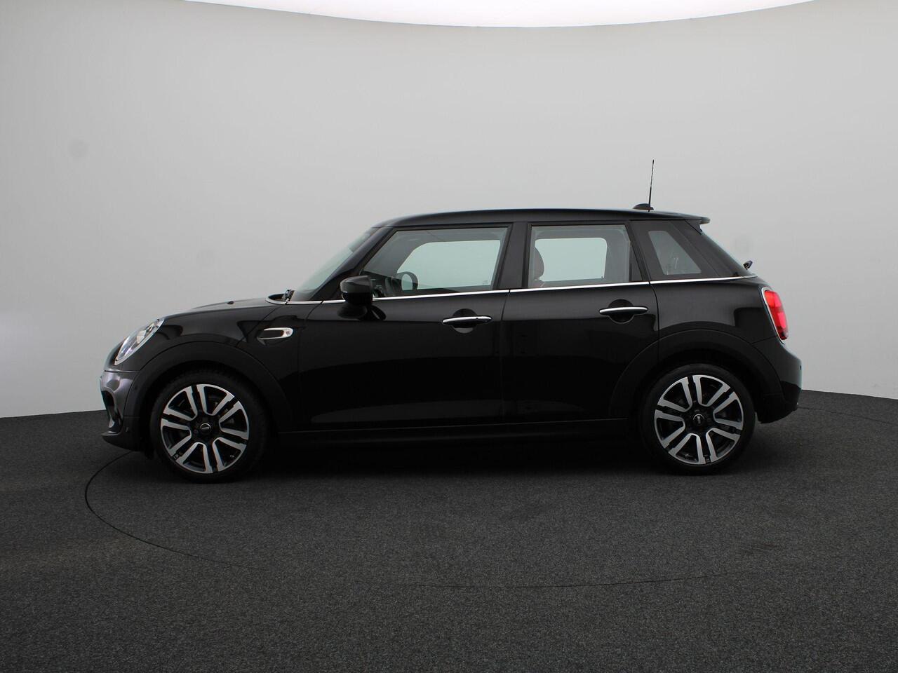 Mini COOPER 5-deurs Chili + Serious Business + Comfort Access + Sportstoelen + LED Koplampen + Harman Kardon + 17''