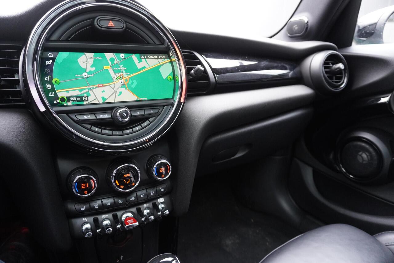 Mini COOPER 5-deurs C Chili Pakket | Glazen panoramadak | Harman-Kardon sound system | Alarmsysteem klasse 3 | Visibility package | Extra getint glas achter |