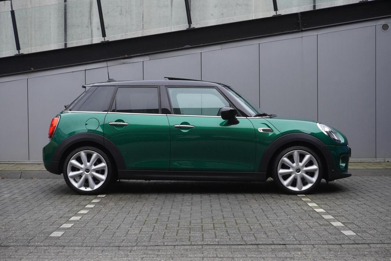 Mini COOPER 5-deurs C Chili Pakket | Glazen panoramadak | Harman-Kardon sound system | Alarmsysteem klasse 3 | Visibility package | Extra getint glas achter |