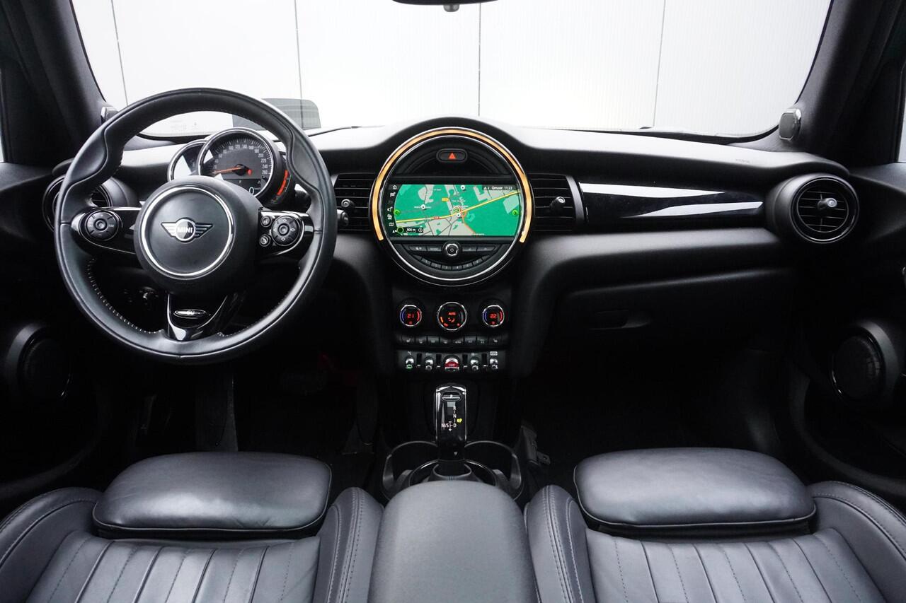 Mini COOPER 5-deurs C Chili Pakket | Glazen panoramadak | Harman-Kardon sound system | Alarmsysteem klasse 3 | Visibility package | Extra getint glas achter |