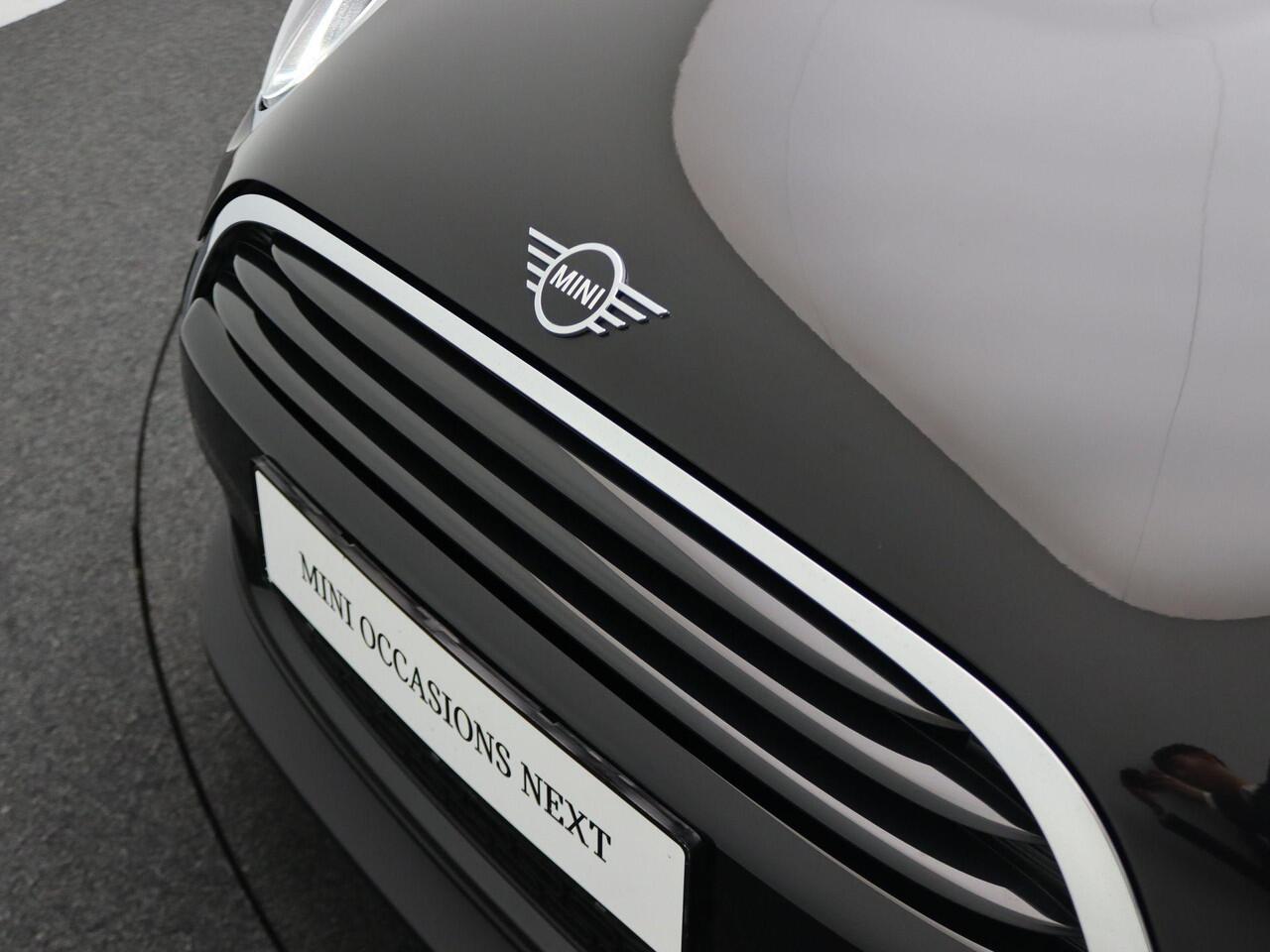 Mini COOPER 5-deurs Chili + Serious Business + Comfort Access + Sportstoelen + LED Koplampen + Harman Kardon + 17''