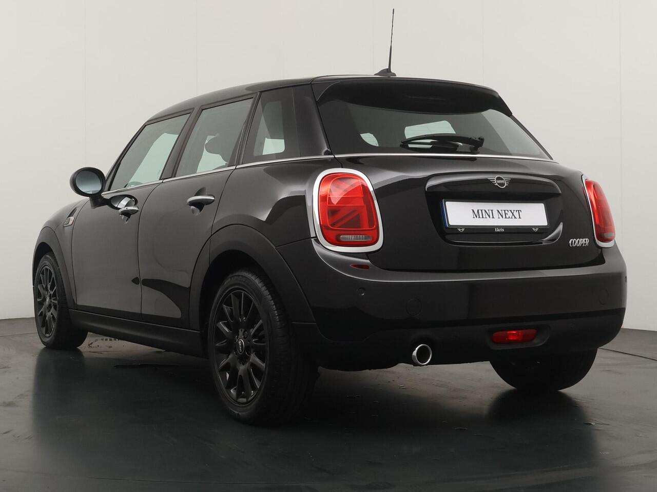 Mini COOPER 5-deurs Pepper | Cruise | PDC | Comforttoegang | LED |