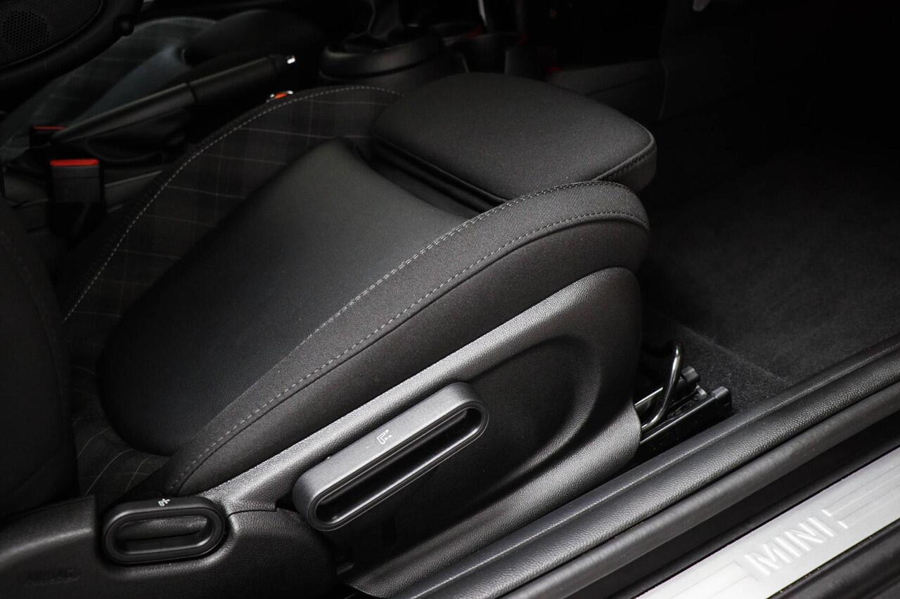 Mini COOPER Mini 1.5 Chili | LED | CONNECTED | NAVIGATIE | APPLE