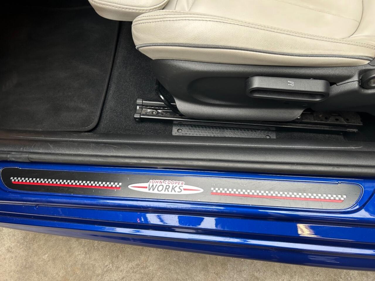 Mini COOPER 1.5 COOPER PEPPER / JCW Pakket/ Leder Sportstoelen/ Carplay