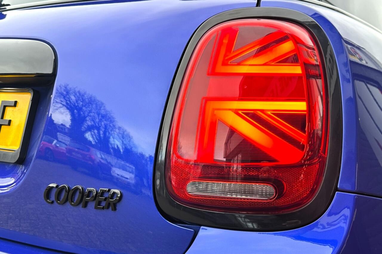 Mini COOPER Mini 1.5 Chili | Black Edition