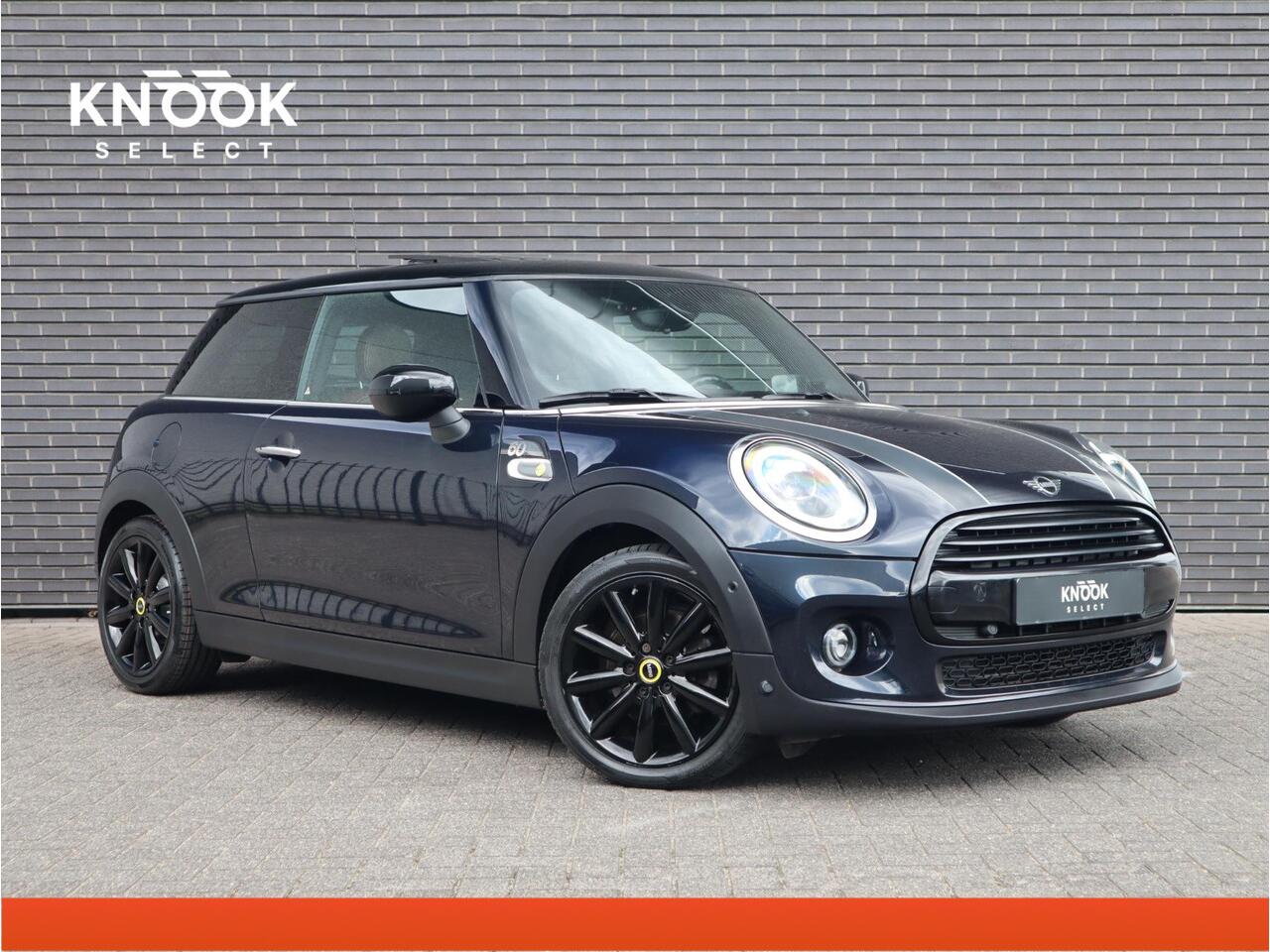 Mini COOPER 1.5 60 Years Edition / Panodak / HarmanKardon / Head Up / Sportleder