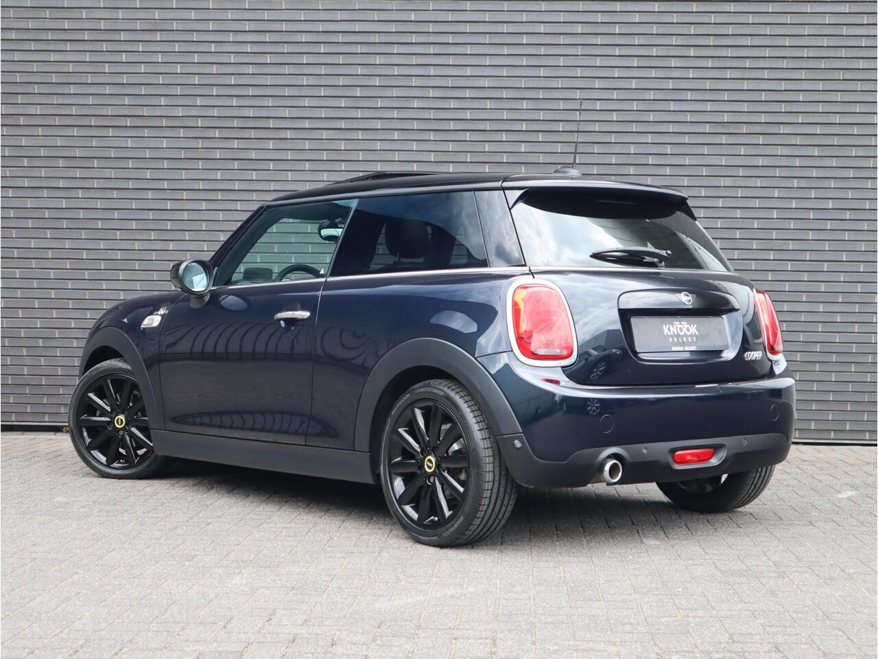 Mini COOPER 1.5 60 Years Edition / Panodak / HarmanKardon / Head Up / Sportleder