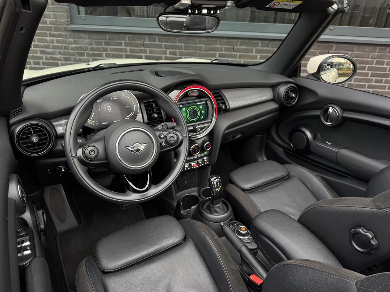 Mini COOPER Cabrio 1.5 Pepper LEDER|STOELVERWARMING|CAMERA|CARPLAY