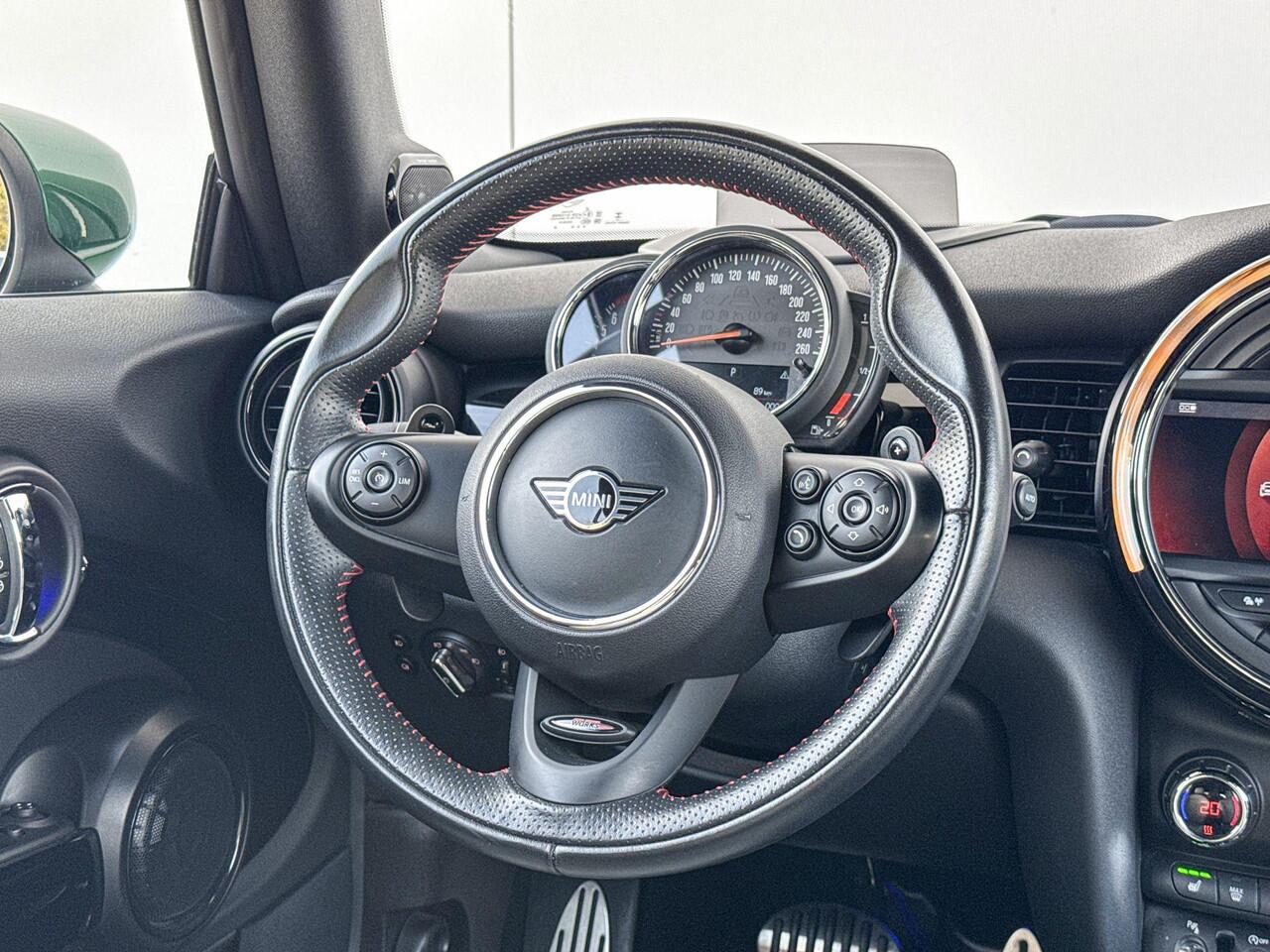 Mini COOPER Cabrio 2.0 Cooper S Hammersmith / JCW Pack / Harman Kardon / Head-Up / LED Koplampen / Comfort Access / Stoelverwarming / Black Pack / 17 Inch