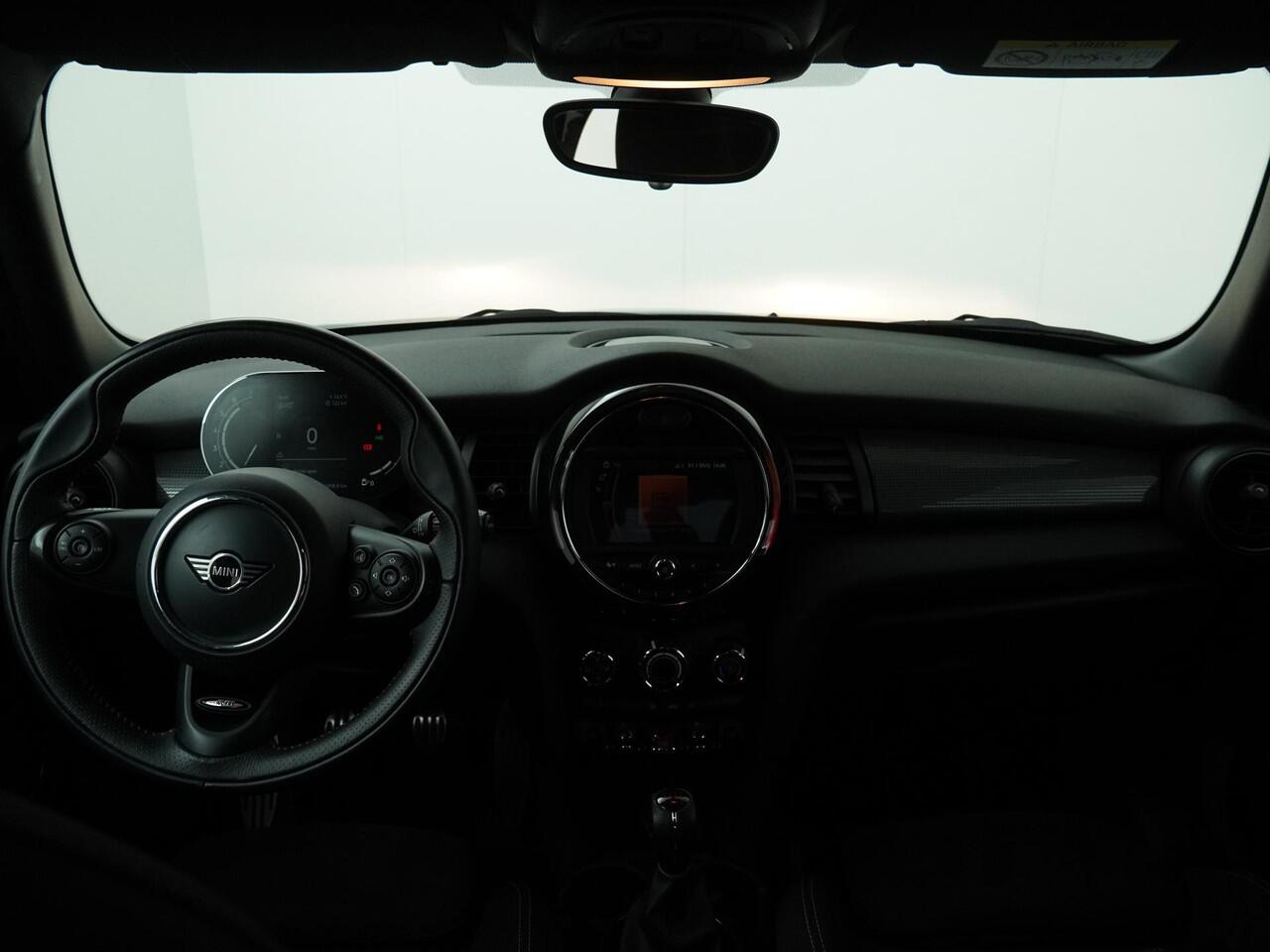 Mini COOPER 5-deurs Chili | JCW-trim | NAVI | CRUISE |