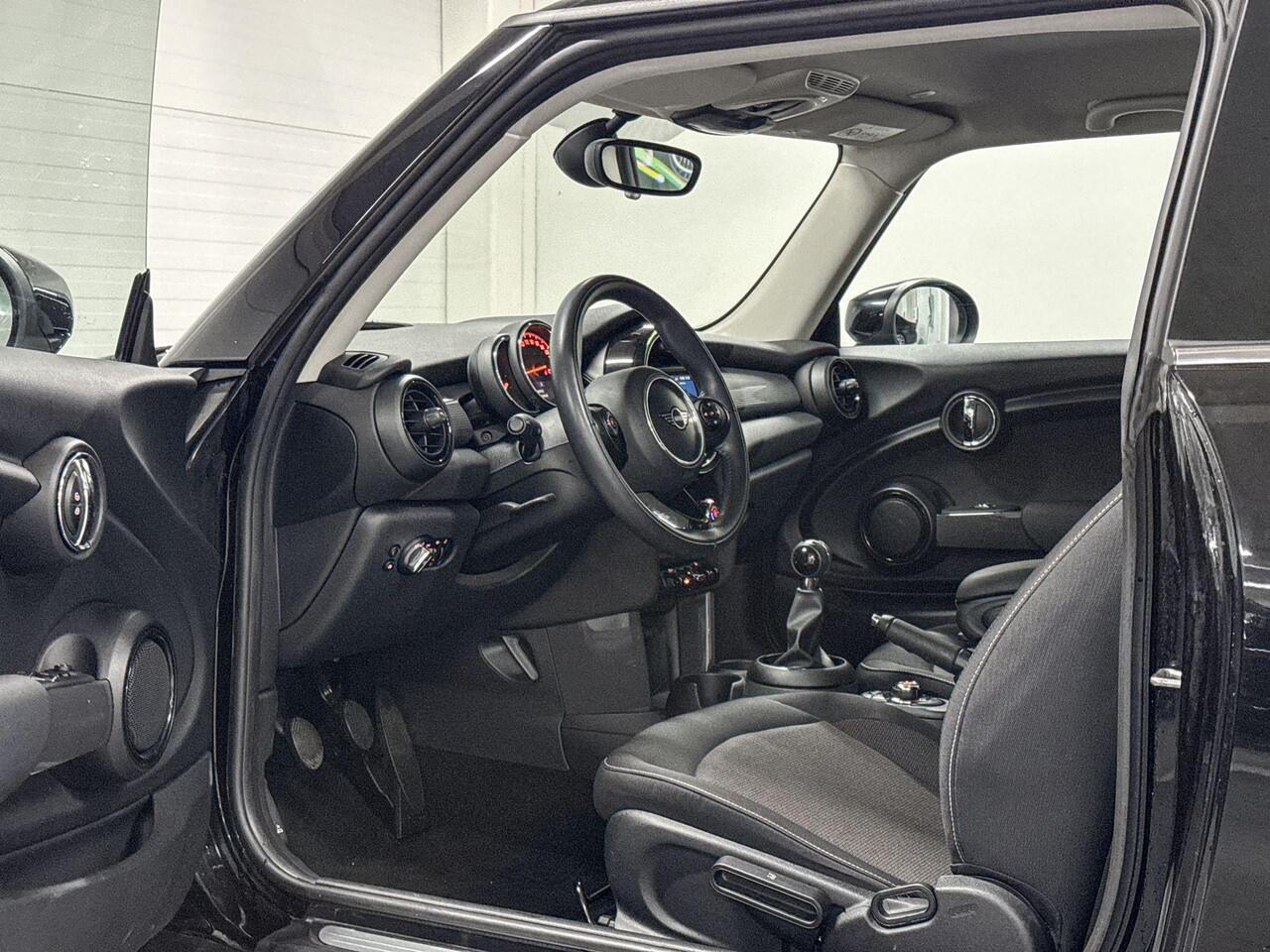 Mini COOPER 3-deurs | Navigatiesysteem | Airconditioning | Smartphone-integratie