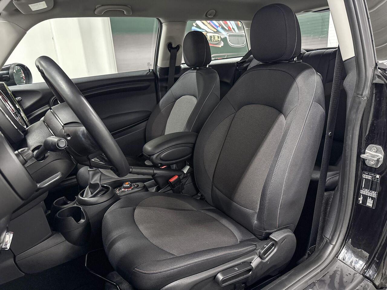 Mini COOPER 3-deurs | Navigatiesysteem | Airconditioning | Smartphone-integratie