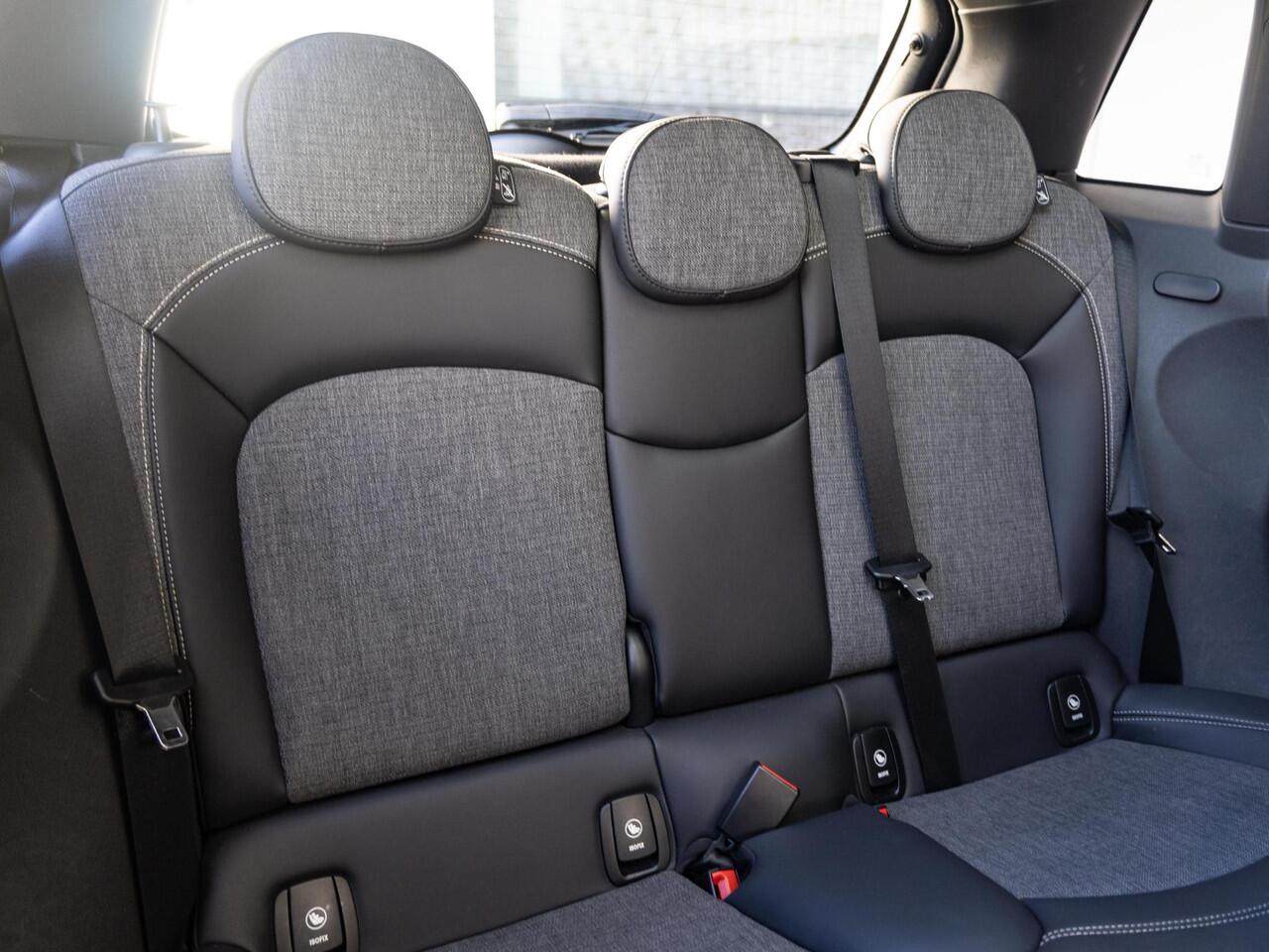 Mini COOPER 5-deurs Aut. Chili + Business + Panoramadak