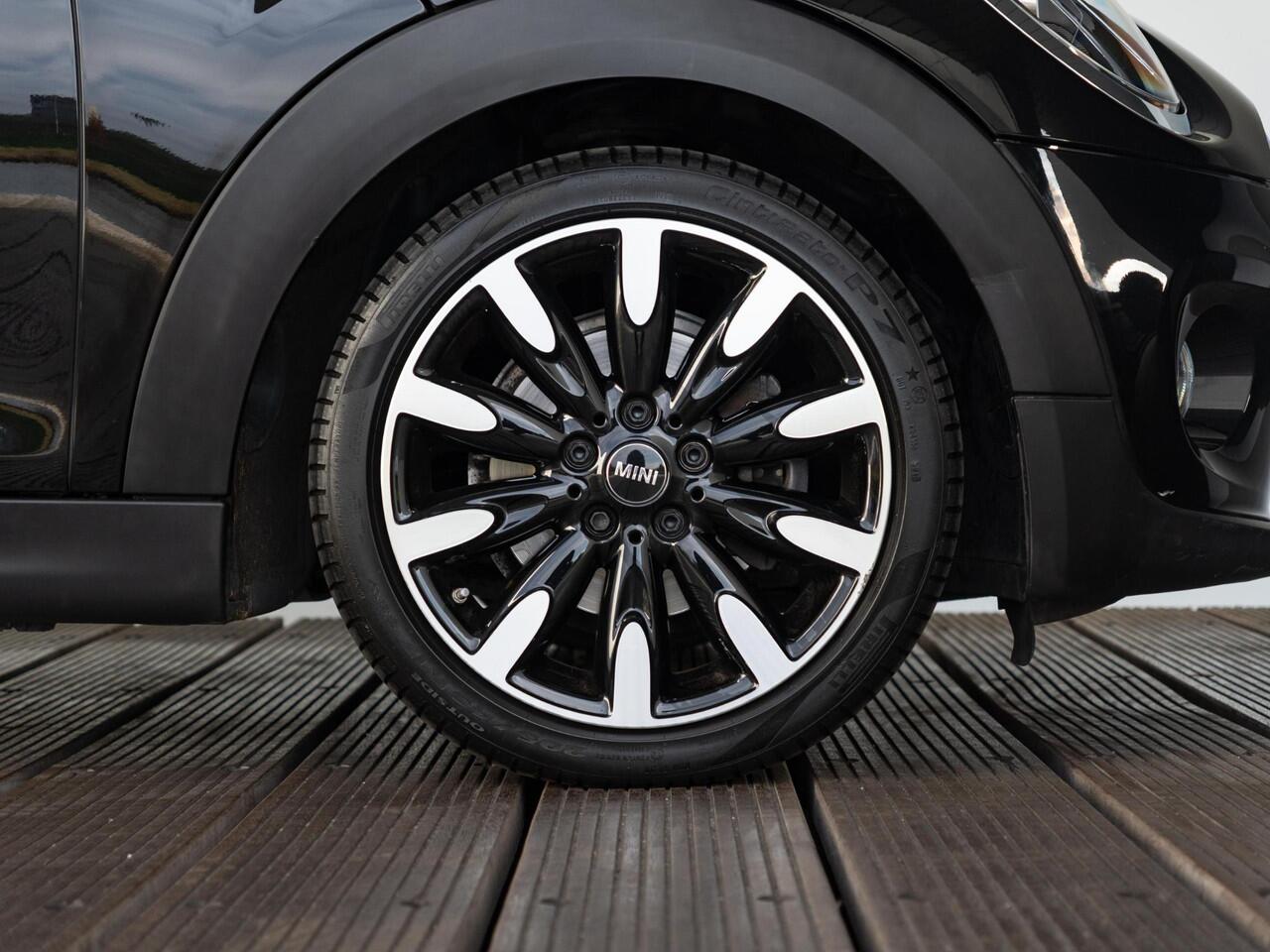 Mini COOPER 5-deurs Aut. Chili + Business + Panoramadak