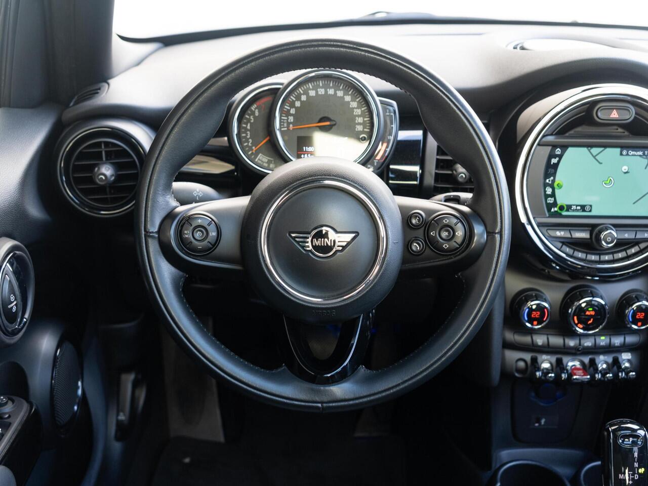 Mini COOPER 5-deurs Aut. Chili + Business + Panoramadak
