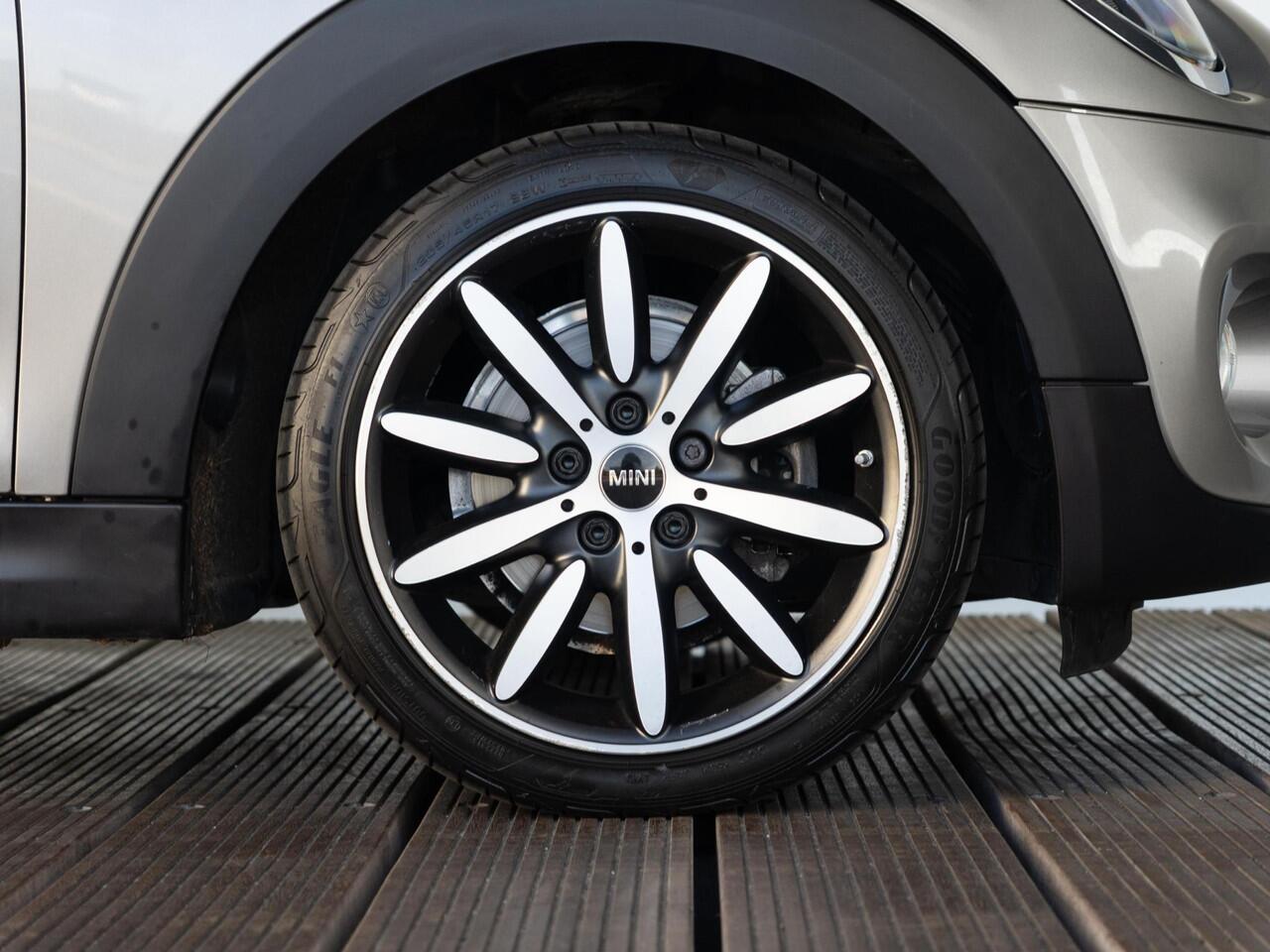 Mini COOPER Cabrio Pepper + Chester leder