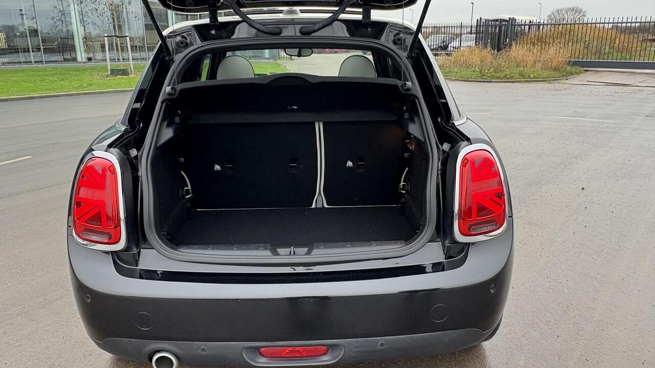 Mini COOPER Mini 1.5 60 Years Edition