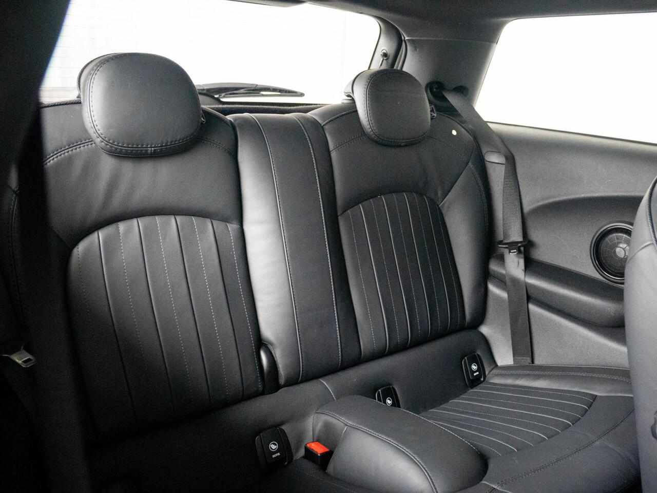 Mini COOPER 3-deurs Aut. Chili + Yours leder + Stoelverwarming